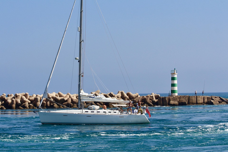 navigating the market: understanding today's average refinance rates