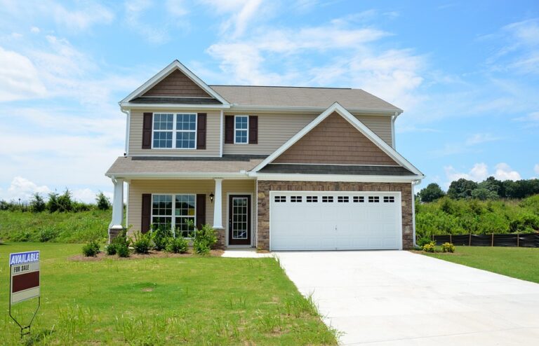 mortgage rates dip slightly for the first time in six